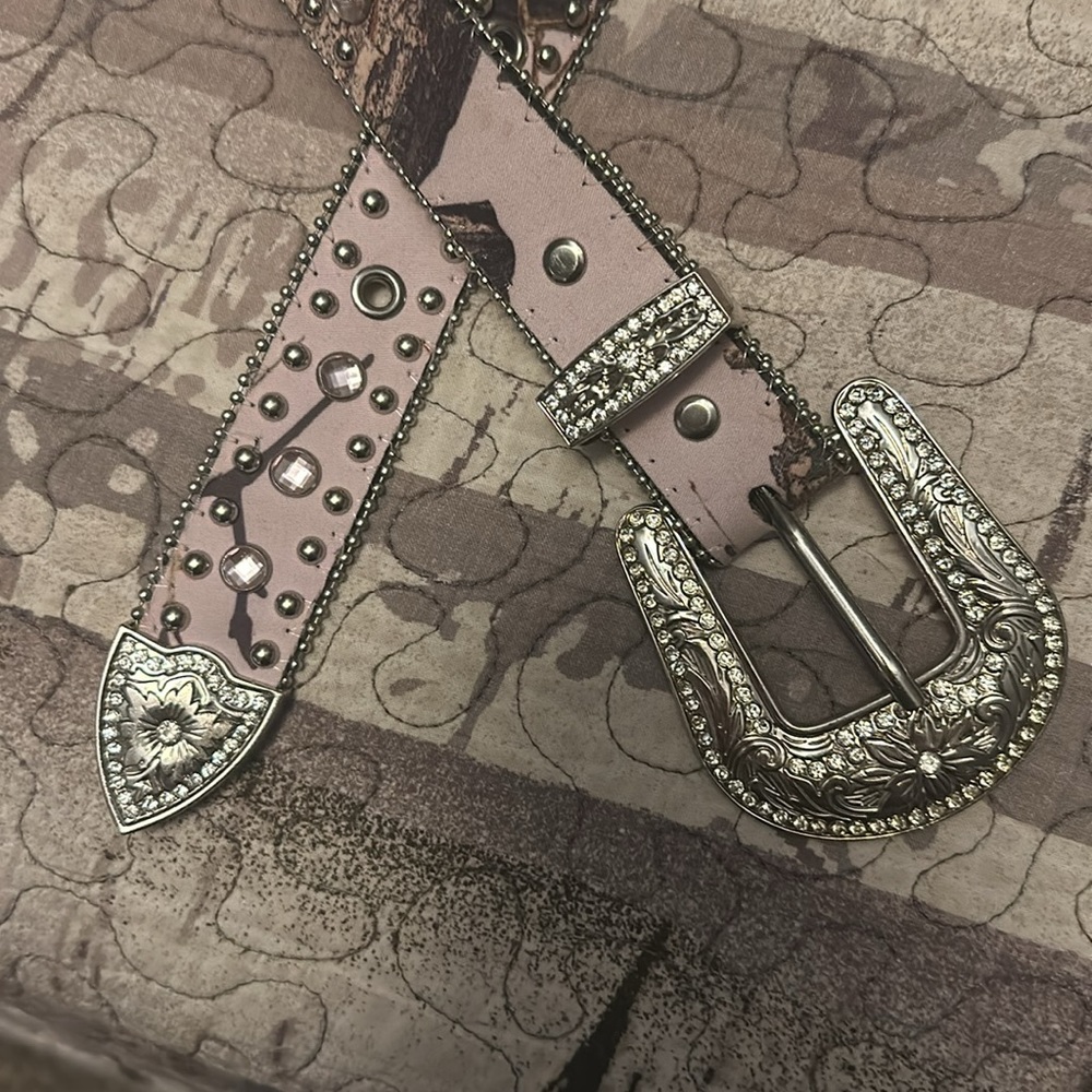Nocona pink camo belt, size 26 - Picture 2 of 4